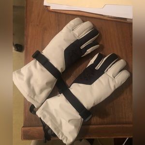 Outdoor Research gauntlet ski glove